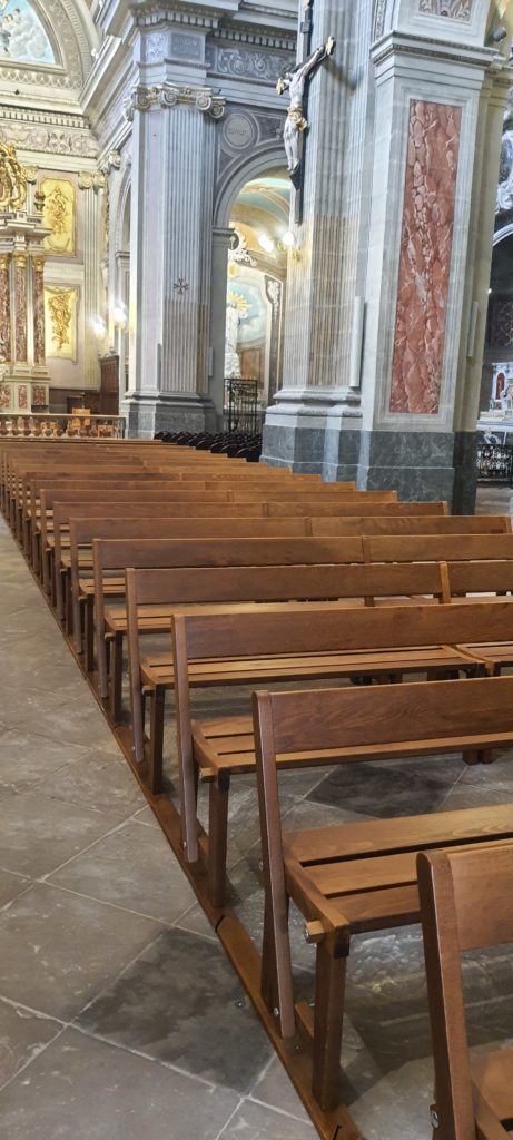 Le mobilier d'église.